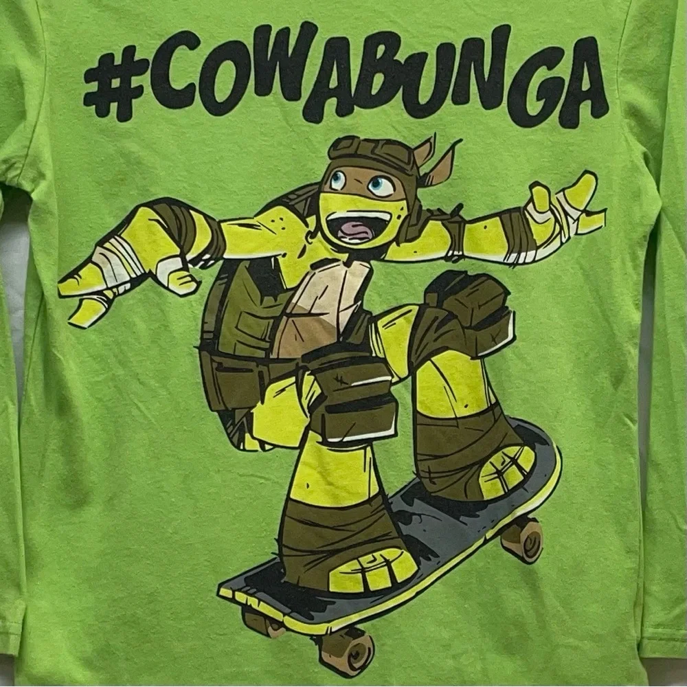 Nickelodeon TMNT Skating Mikey 